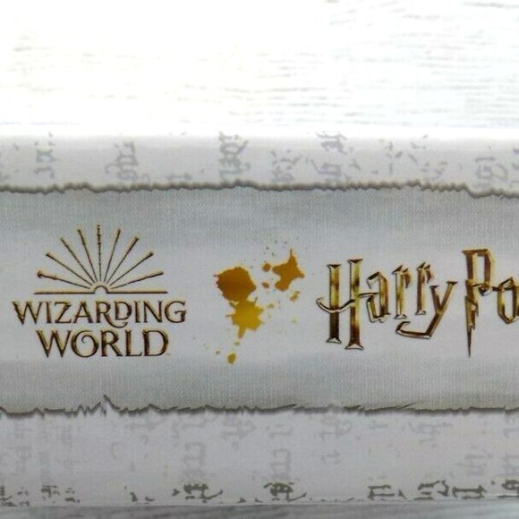 Harry Potter Wizarding World - 1000 Piece Hogwarts House Halls‎ Puzzle - Picture 3 of 4